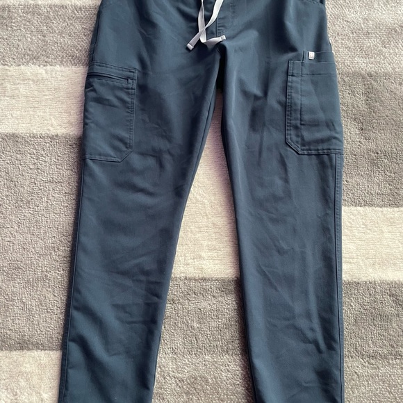 Figs Yola Straight Leg Scrub Pants - Picture 2 of 3